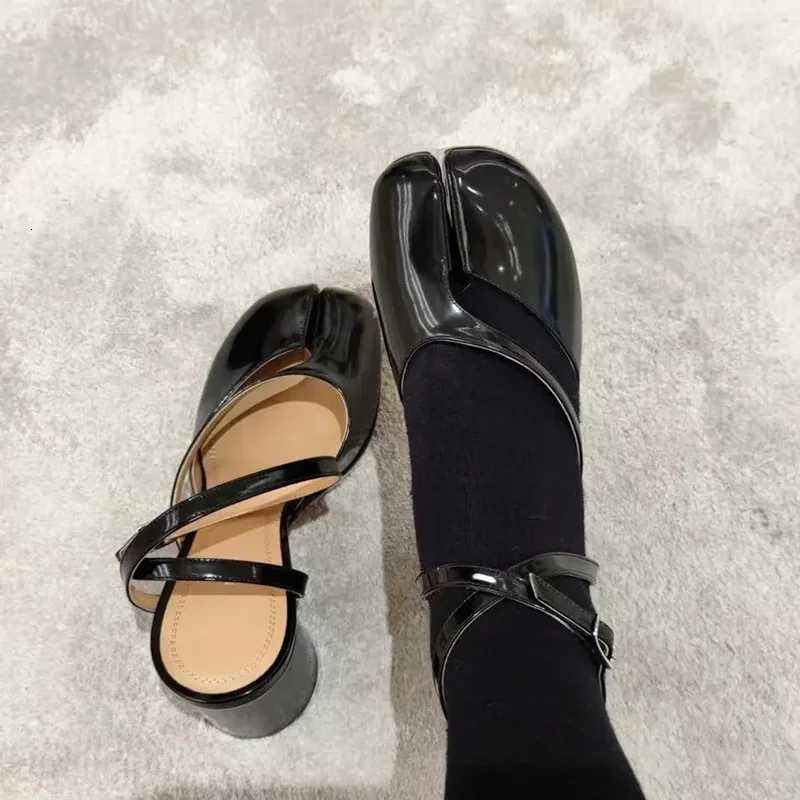 Summer Tabi Cross Strap Sandals Ankle Strap Thick High Heels Split Toe Sandals Women Pumps Slingbacks Female Chunky Casual Shoes Z250714