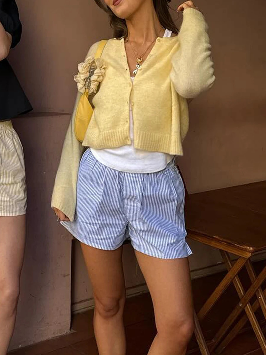 Ladies Fall Cropped Knit Cardigan with Long Sleeves and Button Closure in Classic Solid Color 250710