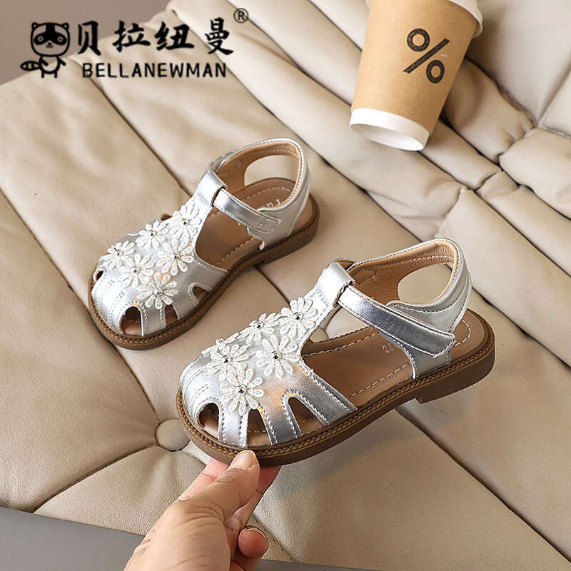 SHEIN Niche Design Girls' Small Flower Peep-Toe Sandals 2025 Summer New Children's Soft Sole Beach Shoes