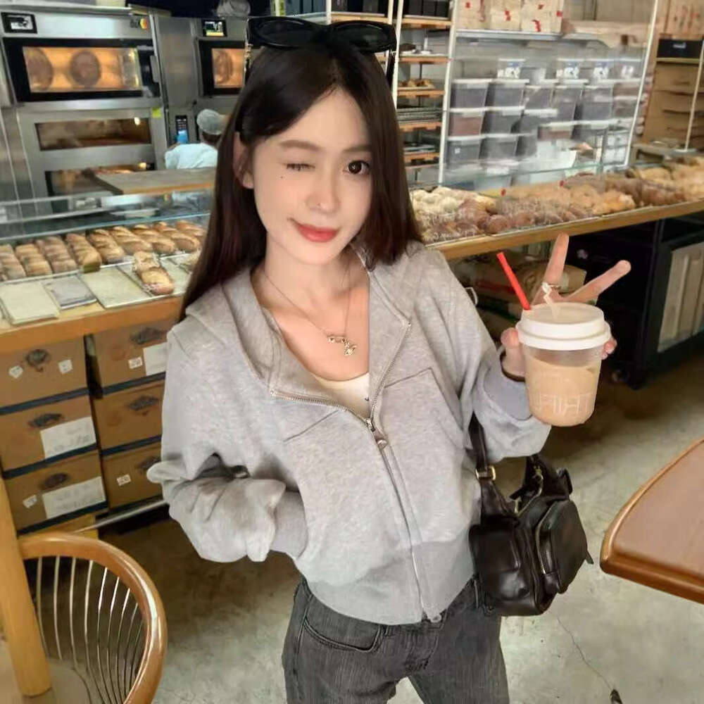 American Style Gray Hooded Sweatshirt Jacket For Women Early Autumn New Cleanfit Zipper Cardigan Short Top B5