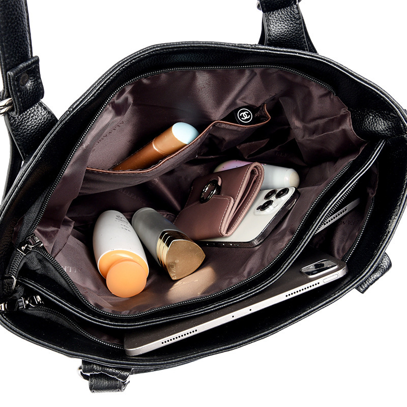 Autumn and winter women s handbag new large capacity shoulder bag designer bag women leisure s daily commuting crossbody bag