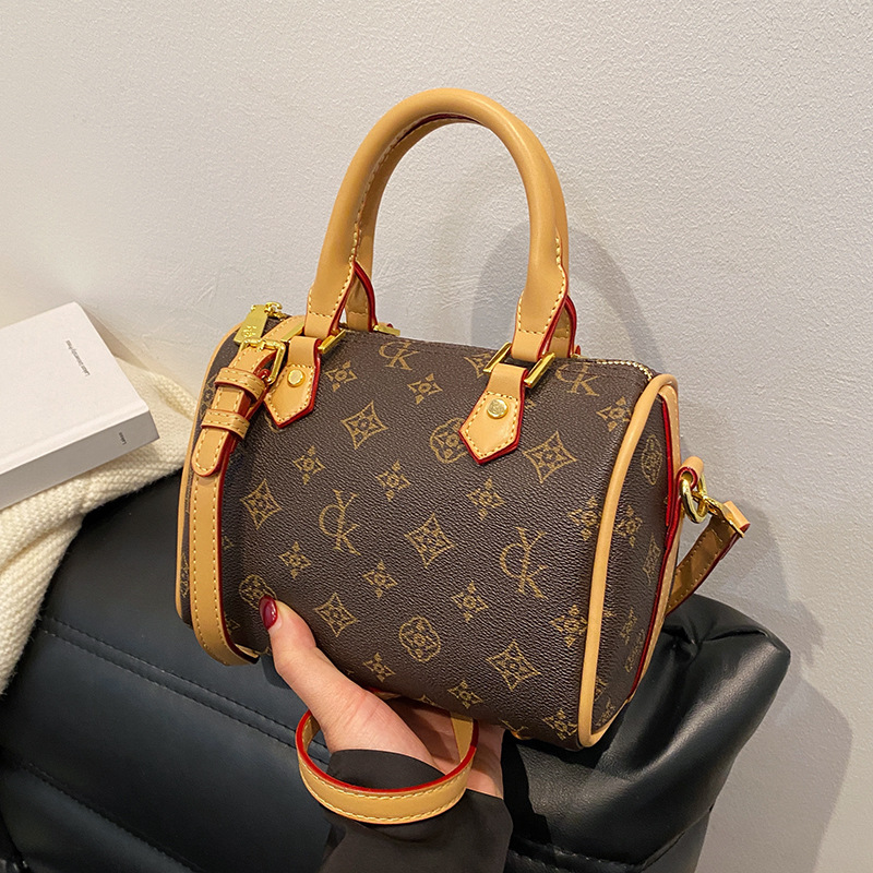 Designer Bag Shoulder Bag Luxury Bag Crossbody Purse Designer 2025 Fashion Commuter Printed Silk Large Capacity Shopping Bag Armpit Bag Handbag Tote W