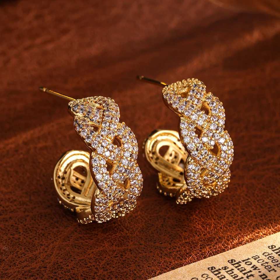 2025 New Design C Shed Hollow Stud Earrings Fashion Brand Jewelry Crystal Geetric Earrings for Wen Party Accories Gift Y250714