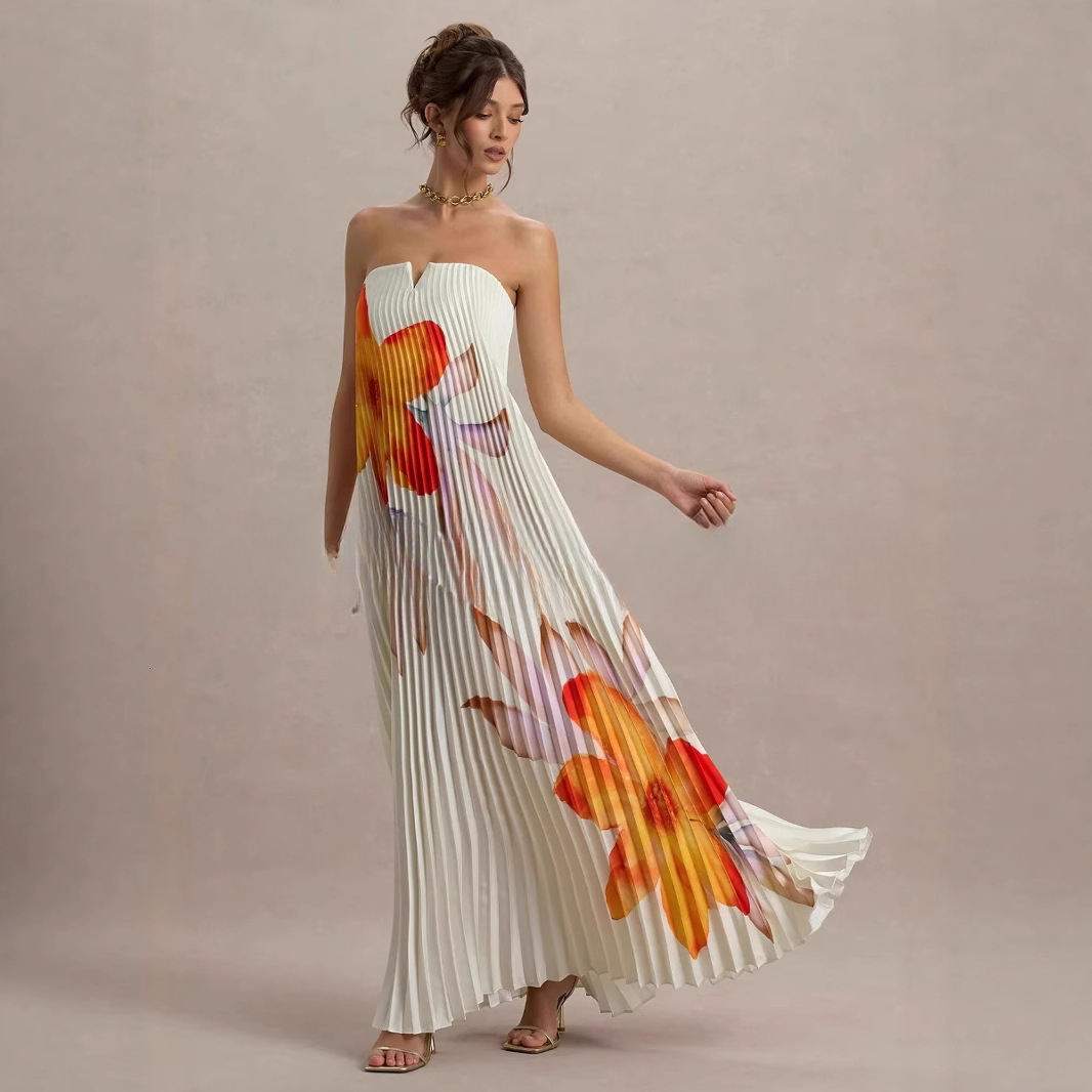 2025 New Women's Dress Summer New Fashionable Elegant Printed Ruffle Stripe Strapless French Holiday Long Dress New Elegant Luxury Style Designer