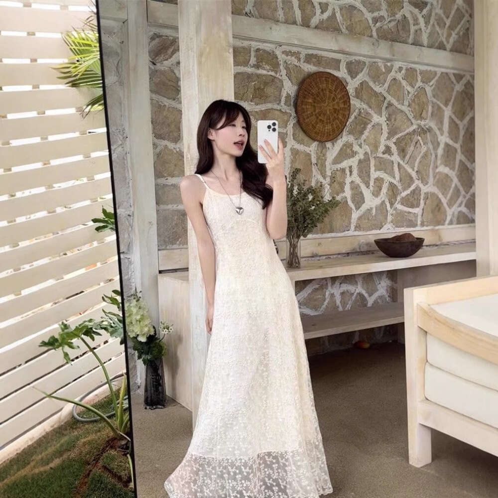 French Style Apricot Strap For Women Summer Lace Jacquard Vacation Slim Fit With Design Sense A-Line Long Dress B5