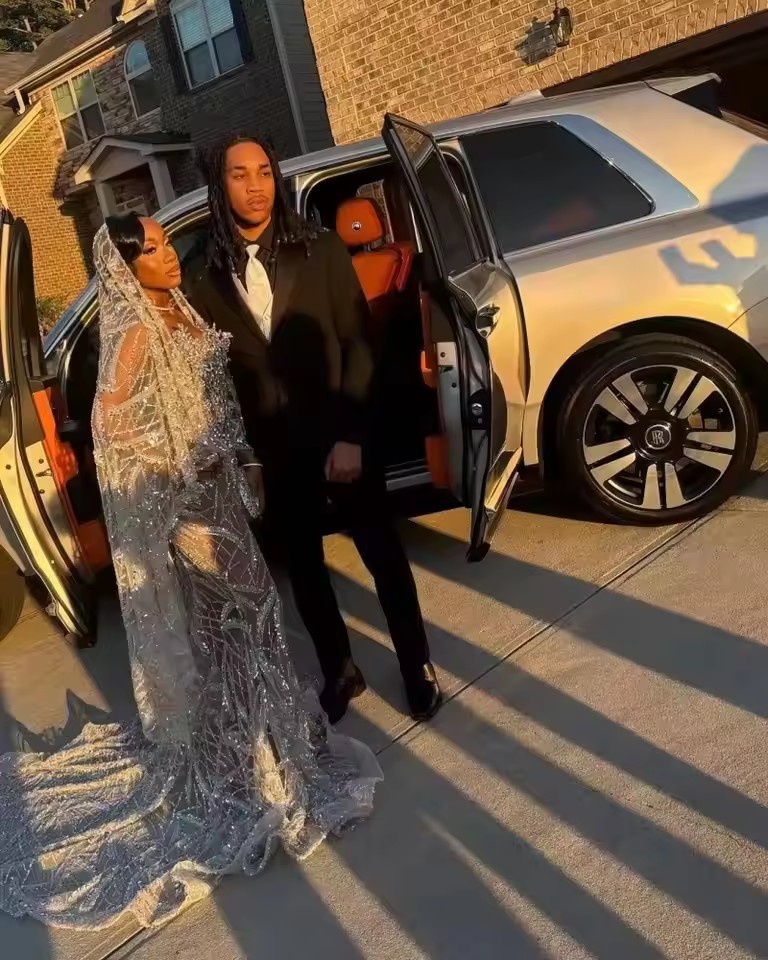 Vintage Silver Lace Mermaid Prom Dresses With Veil 2025 Sparkle Formal Bridal Party Illusion Lace Evening Gown Customized