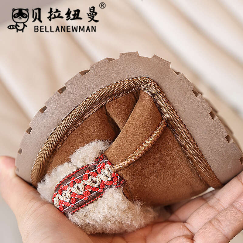 Girls' Snow 2024 Winter New Children's Lamb Wool Thickened Cotton Shoes Baby Fashion Suede Short Boots for Big Kids