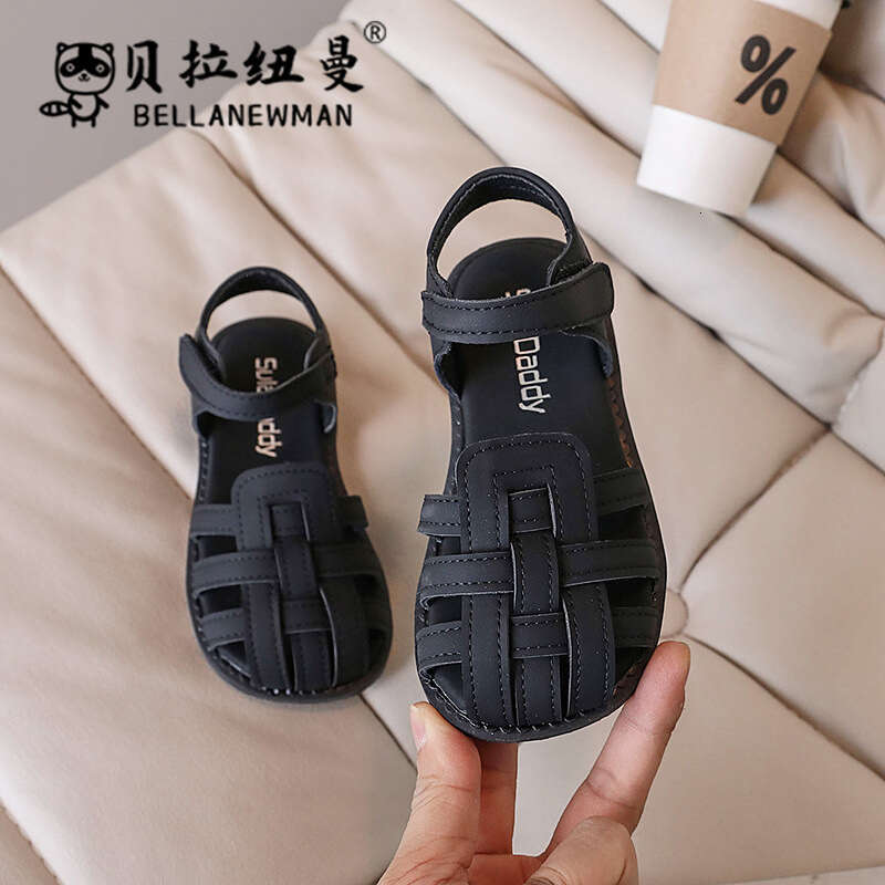 Bella Newman Girls' Closed-Toe 2024 Summer New Children's Hollow Casual Soft Sole Beach Sandals Korean Style