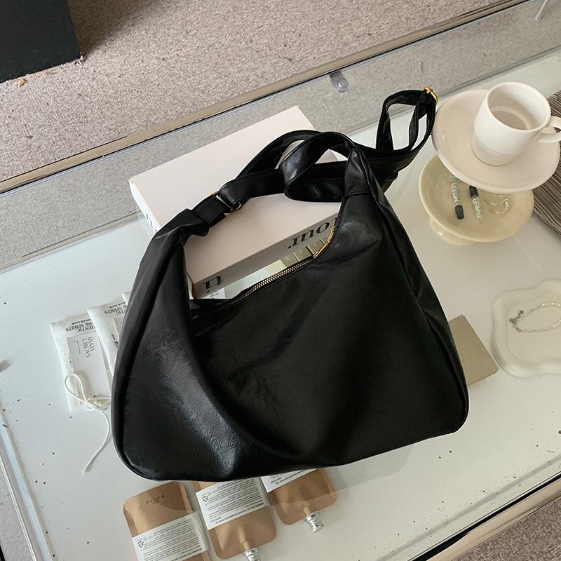 Retro women s crossbody bag new Korean version handbag designer bag leisure multifunctional large capacity women s shoulder bag