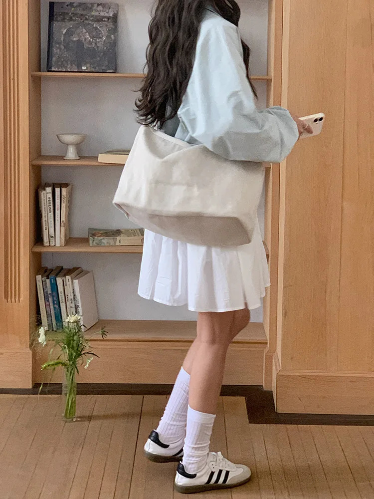 Trendy and Versatile Lazy Style Large-Capacity Canvas Tote Bag College Student Class Bag Shoulder Crossbody Bag 250704