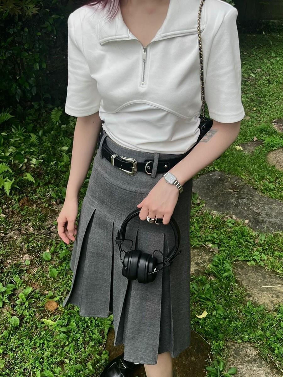 2025 New women's half skirt high waist college style suit skirt gray pleated skirt women's new A-series slim fit versatile new designer dres