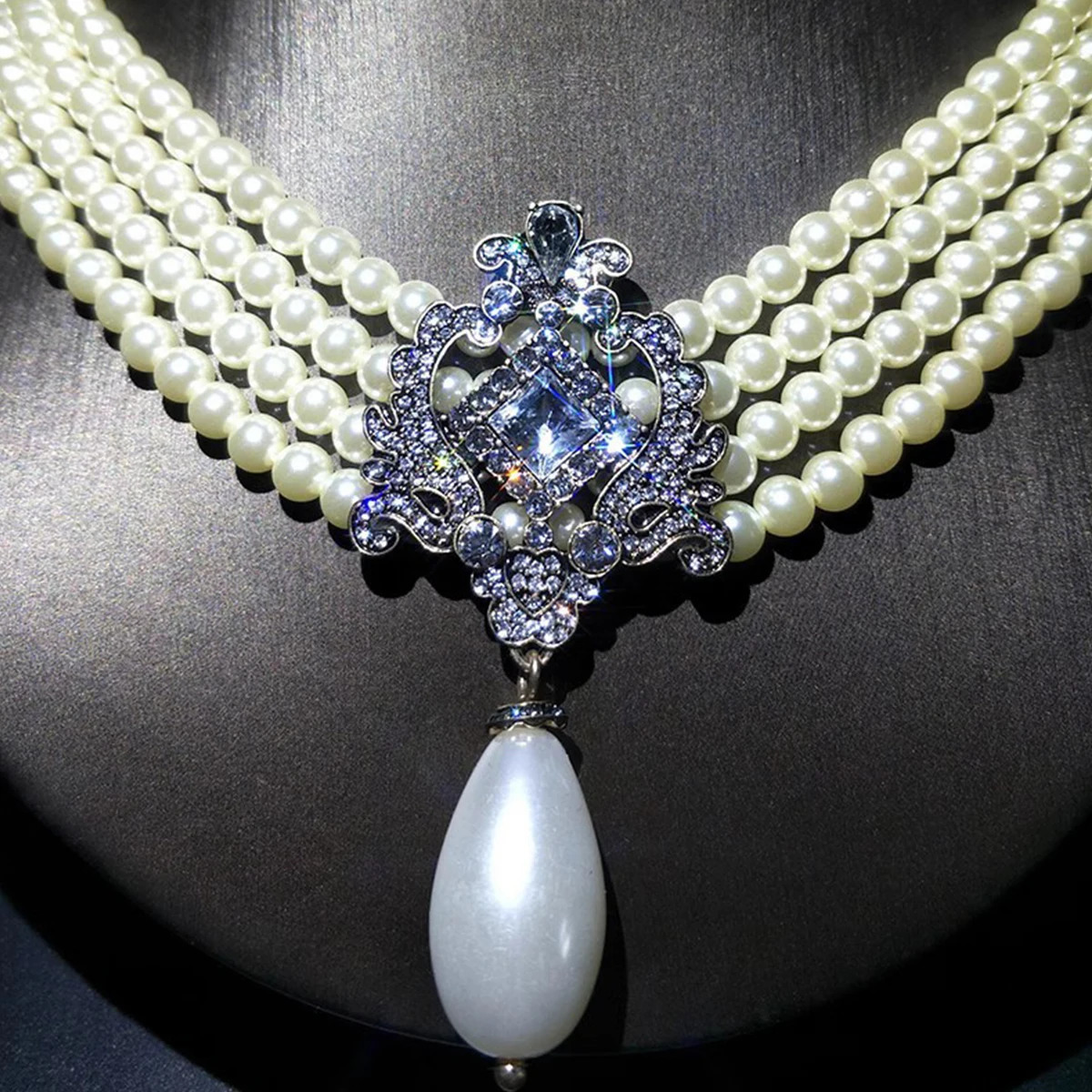 Vintage Multilayered Pearl Necklace for Women Delicate Layered Jewelry Crystal Pendant Banquet Wedding Anniversary Accessories 250712