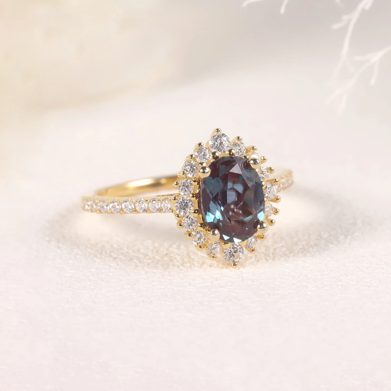 925 Sterling Silver Cluster Halo Bridal Ring for Women with Unique Oval Cut Alexandrite Birthstone Engagement Ring 250712