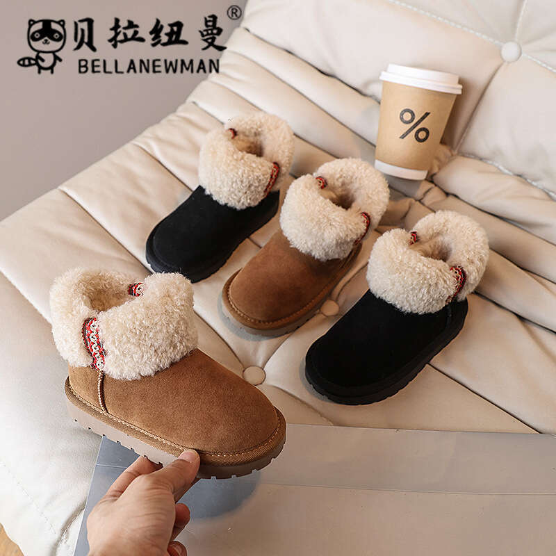 Girls' Snow 2024 Winter New Children's Lamb Wool Thickened Cotton Shoes Baby Fashion Suede Short Boots for Big Kids