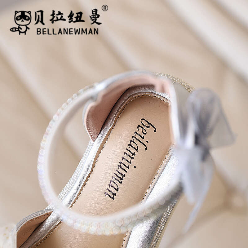 Sandals 2025 Summer New Little Girls Lace Rhinestone Butterfly Princess Fashion Soft Bottom Beach Shoes