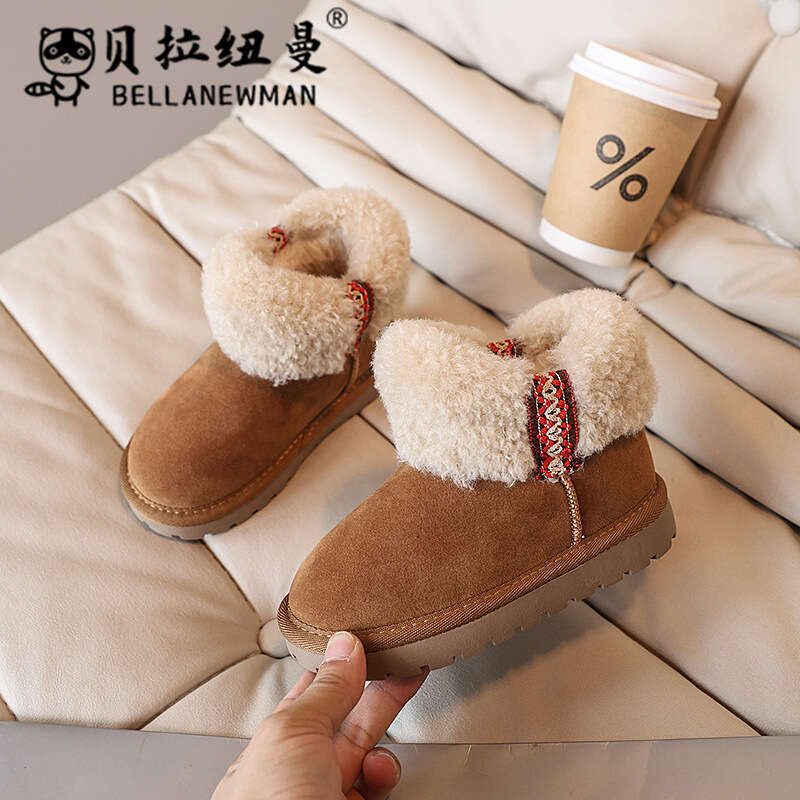 Girls' Snow 2024 Winter New Children's Lamb Wool Thickened Cotton Shoes Baby Fashion Suede Short Boots for Big Kids