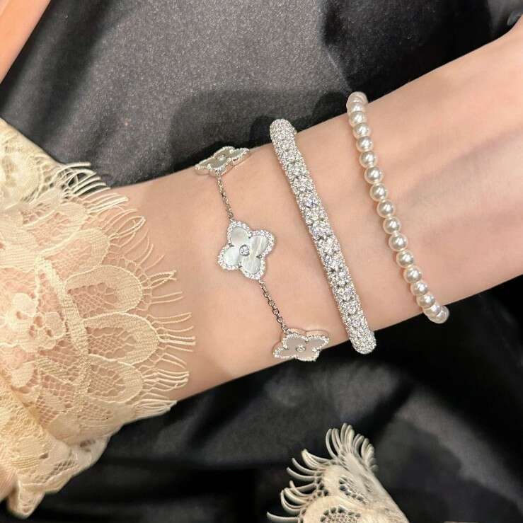 S Two-tone Mother-of-Pearl Four-leaf Clover Fashion Commuting Exquisite Versatile Pure Sier Bracelet