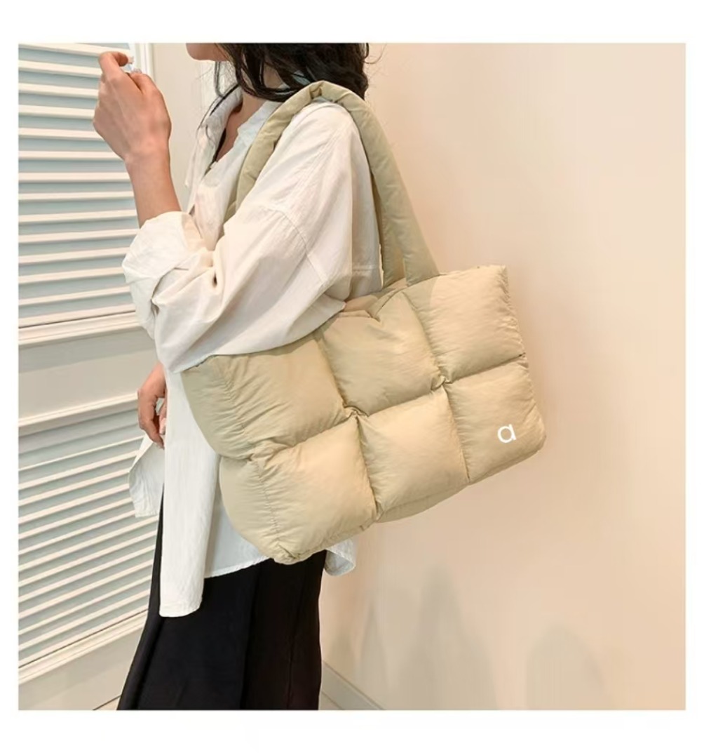 A118 Quilted Puff sport Tote Bag Women Space Down Feather Padded Space Cotton winter warm bucket Crossbody Shoulder Bags TTT