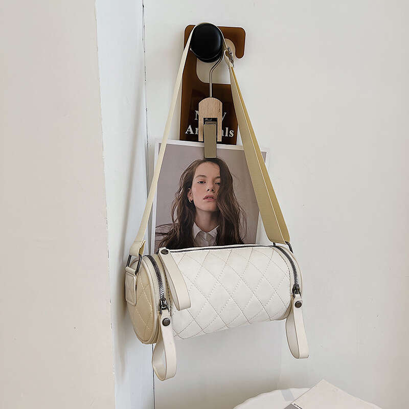 Quilted Elegant Simple Fresh And Stylish Single Shoulder Crossbody Spring Summer Cylinder Bag Fashion B5 h7