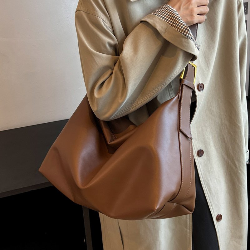 Luxury Vintage Shoulder Bag Women 2025 New Must-Have Underarm Purse Chic Versatile Crossbody Bag Free Shipping