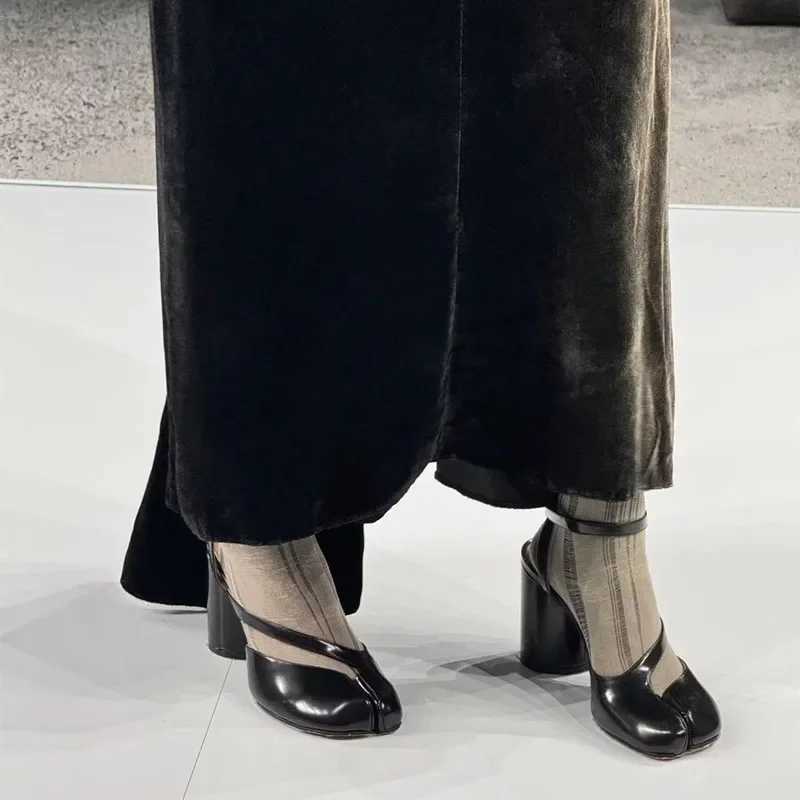 Summer Tabi Cross Strap Sandals Ankle Strap Thick High Heels Split Toe Sandals Women Pumps Slingbacks Female Chunky Casual Shoes Z250714