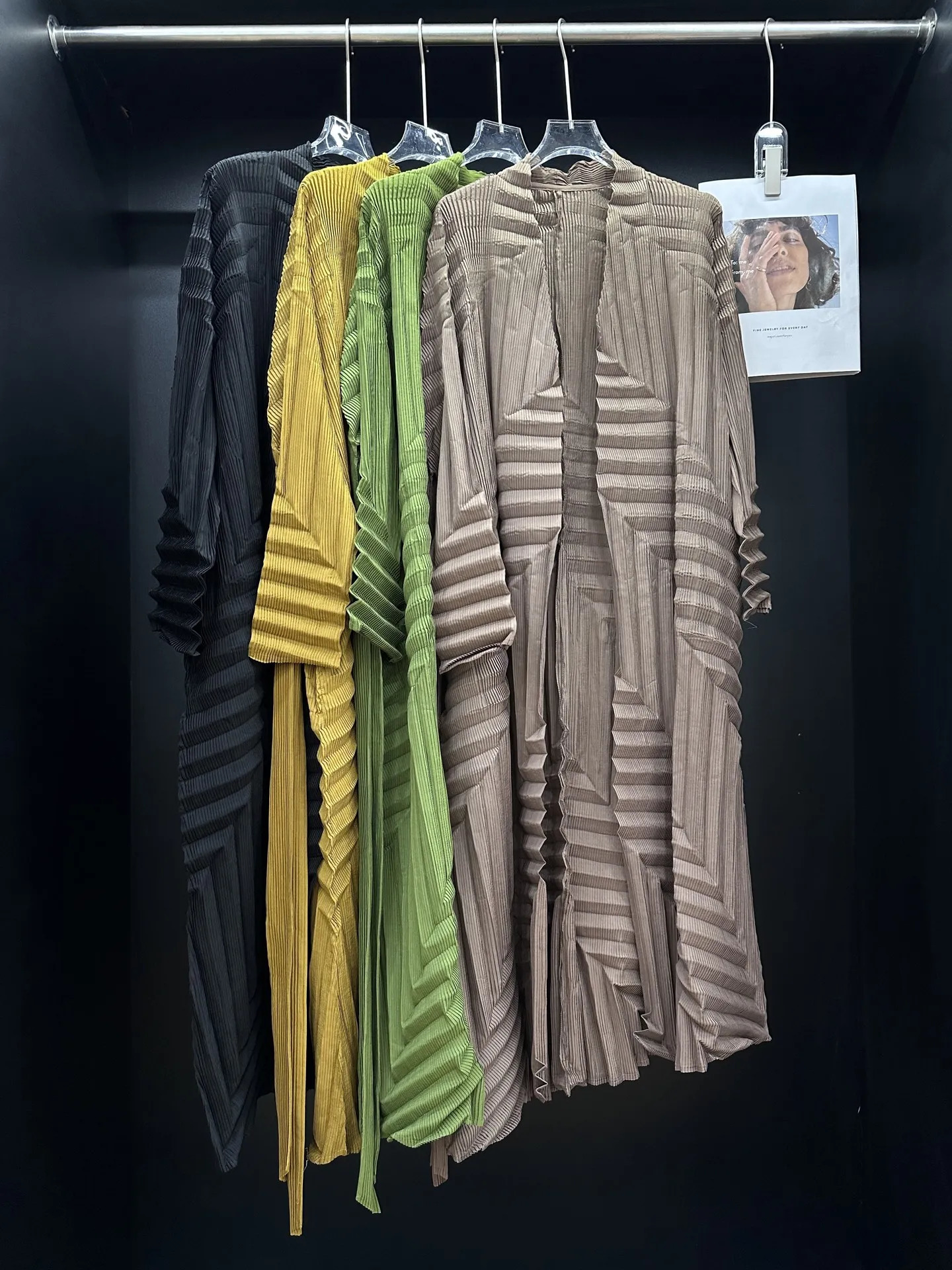Miyake Pleated Retro Printed Trench Coat 2025 Spring and Summer Loose Temperament Versatile Jacket 250708