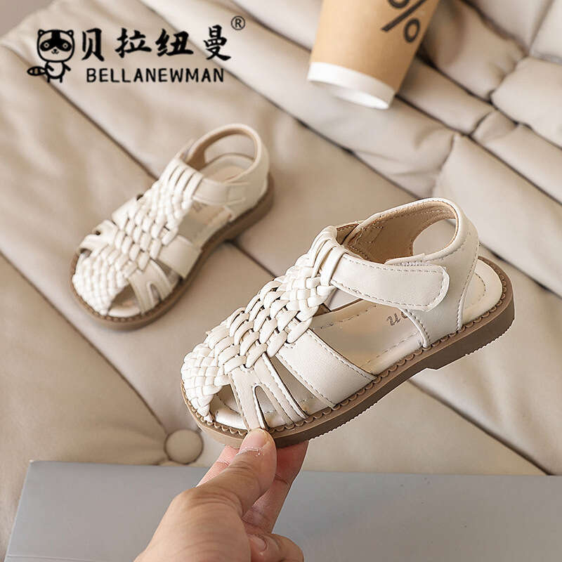 Baby Walking 2025 Summer New Korean Style Children's Hollow Woven Beach Shoes Girls' Casual Sandals