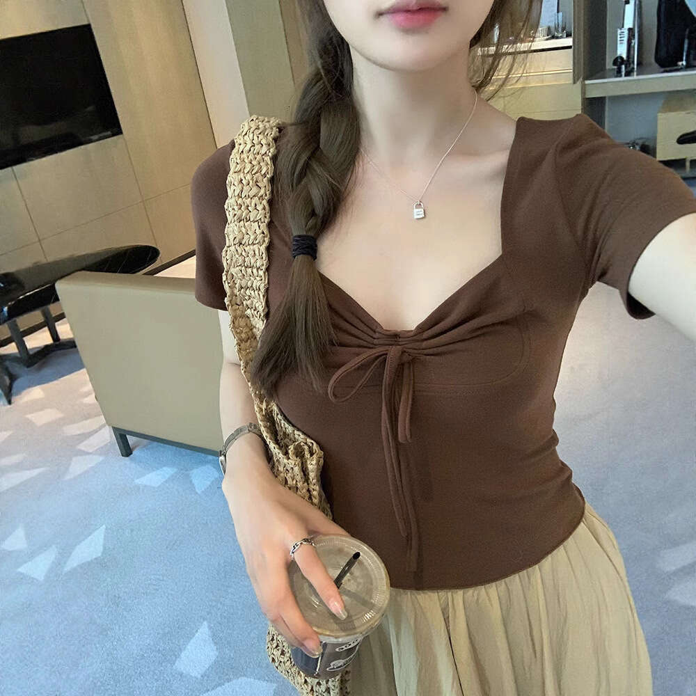 Pure Desire Style Hot Girl Square Neck Regular Shoulder Sleeve T-Shirt For Women With Unique Design Slim Fit Short Top B5