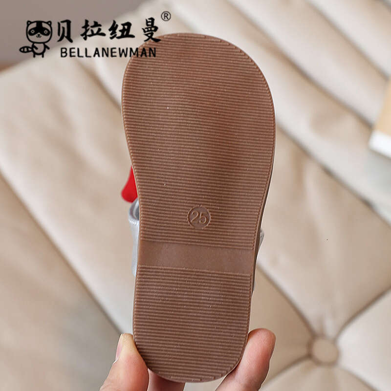 Children's 2025 Summer New Girls Cartoon Cute Flip-Flop Sandals Toddler Beach Shoes
