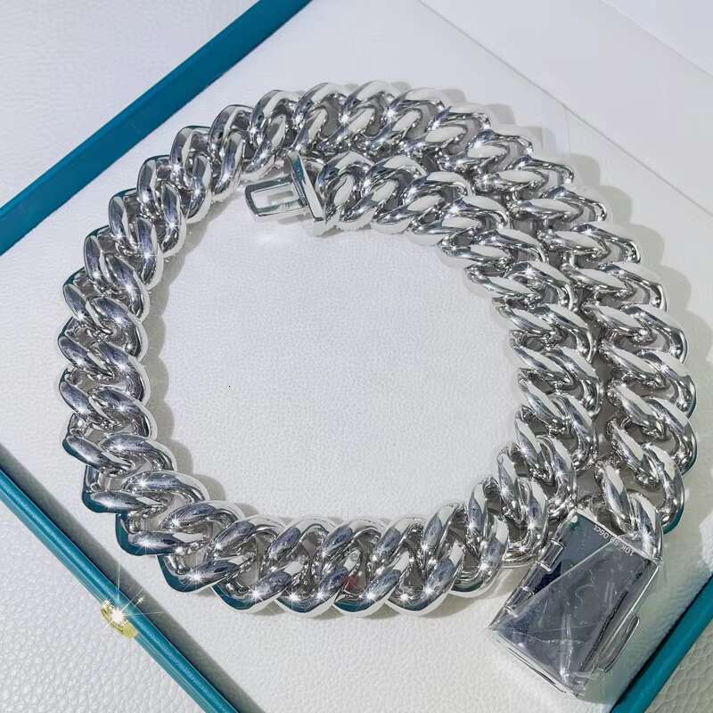 Hip Hop New Arrival 22MM Solid Silver 3D Design Miami Iced Out Moissanite Diamond Cuban Chain