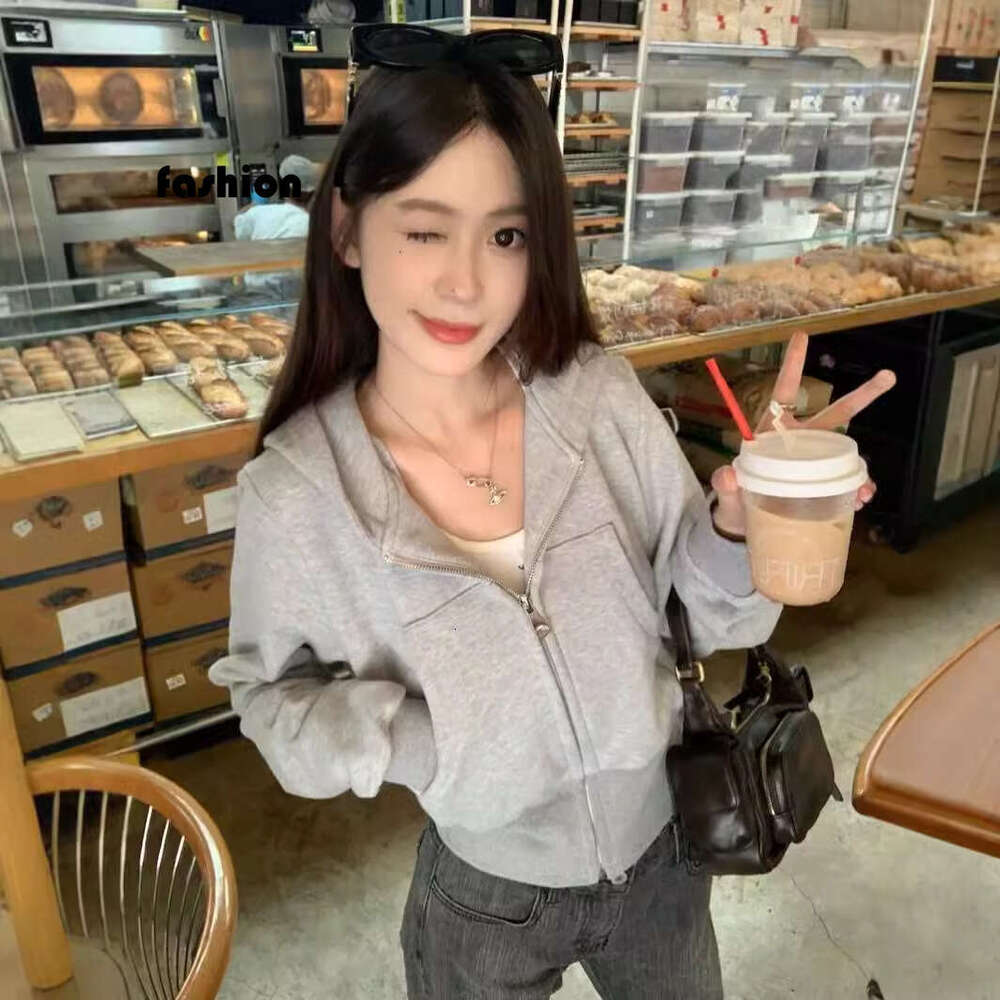 American Style Gray Hooded Sweatshirt Jacket For Women Early Autumn New Cleanfit Zipper Cardigan Short Top B5 h7