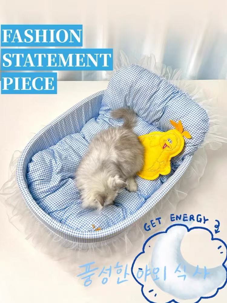 Four season double-sided soft pet bed: comfortable in winter and summer, with charming ruffle design