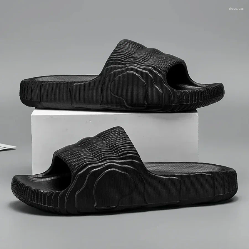 Slippers Luxury Man Sandal For Men Brand Men's Shoes 2025 White Sandals Flat Mens Soft Sandles
