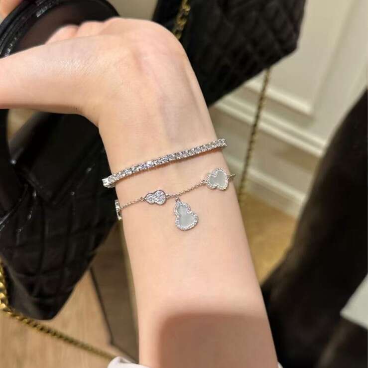 S Pure White Mother-of-Pearl Zircon Sier Gourd for Women, Exquisite Light Niche High-End Bracelet