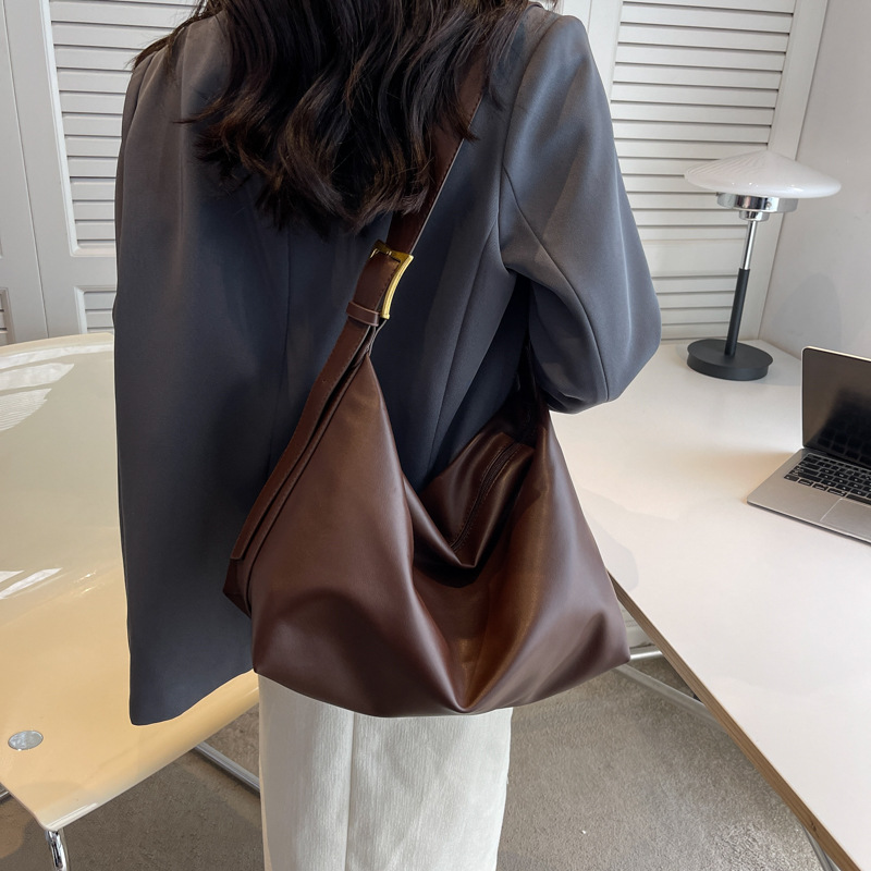 Luxury Vintage Shoulder Bag Women 2025 New Must-Have Underarm Purse Chic Versatile Crossbody Bag Free Shipping