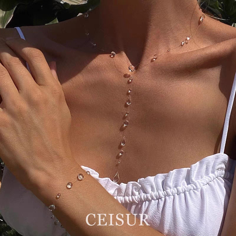Chic & Simple Contemporary Jewellery Piece Aesthetic Droplet Pendant Necklace Complementing Your Outfit