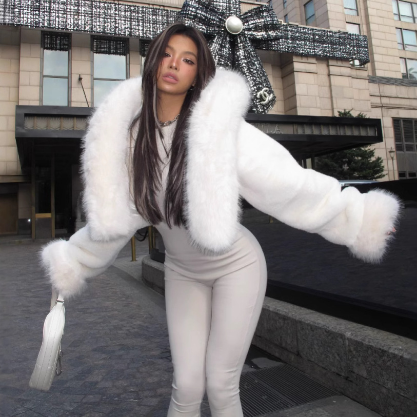 Stage Wear Super soft and thick plush eco-friendly leather women's winter short hooded fur jacket