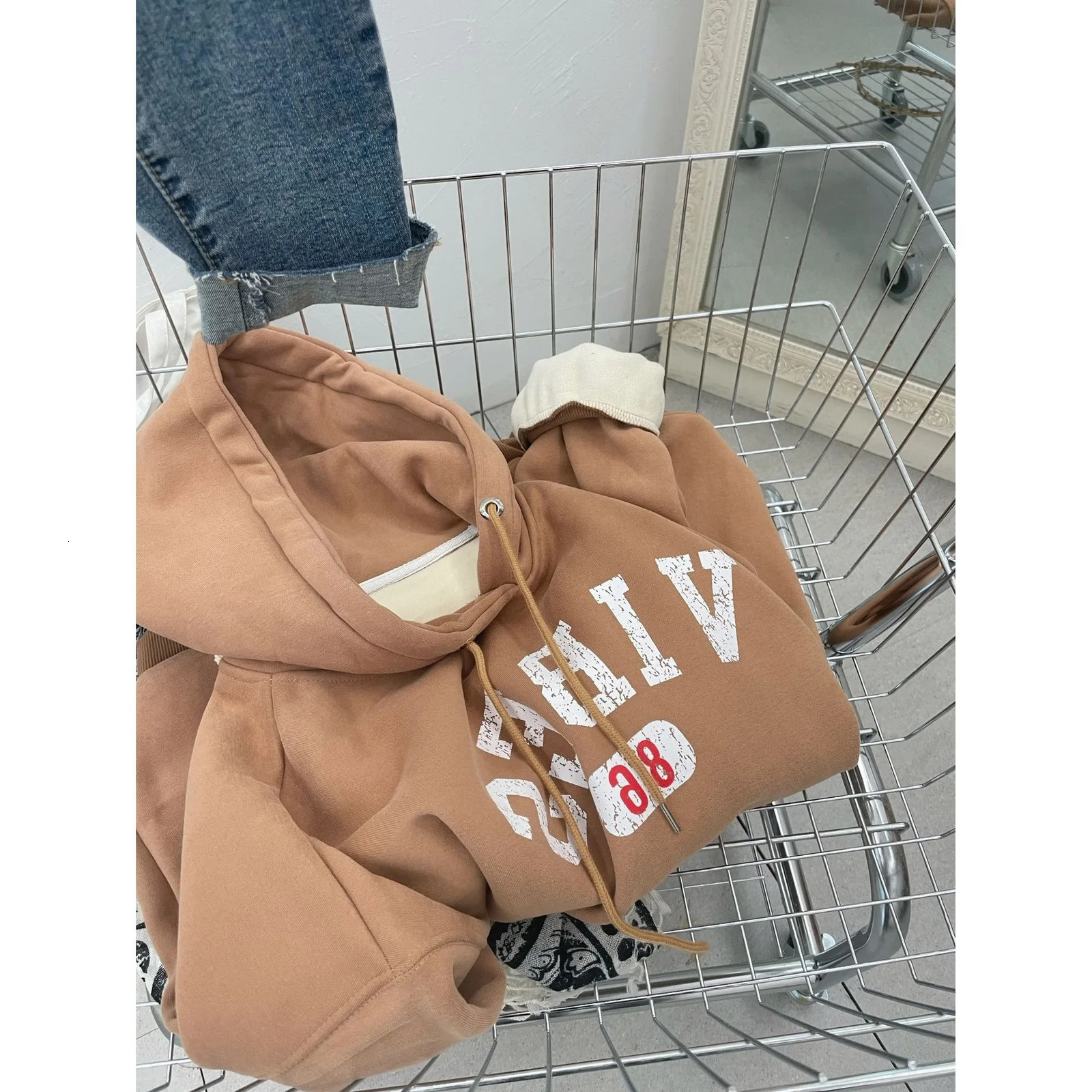 Winter Retro American Letter Hoodie Women Loose Thickened Fleece Warm Stylish Versatile Top Trendy Streetwear 250708