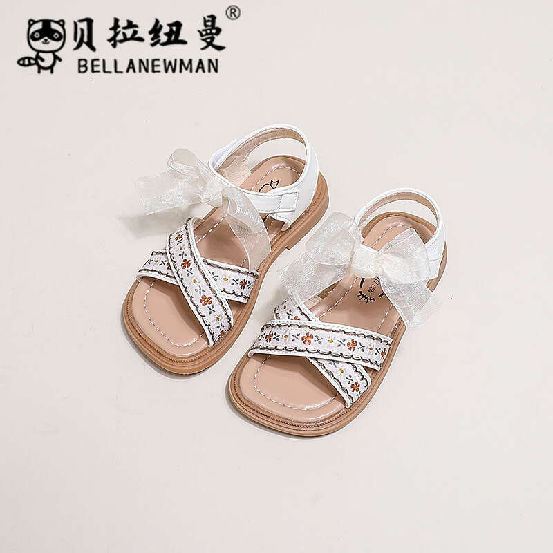 Girls Sandals 2024 Summer Fashion Princess New Children's Embroidered Small Flower Soft Sole Roman Shoes for Young and Middle-aged Children