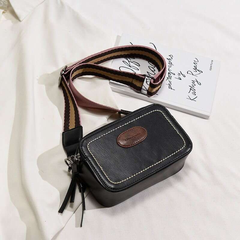 Women's 2023 Trend Crossbody Bags Letter W Wide Straps Shoulder Bag Purses Designer Small Shopper Handbags Clutches
