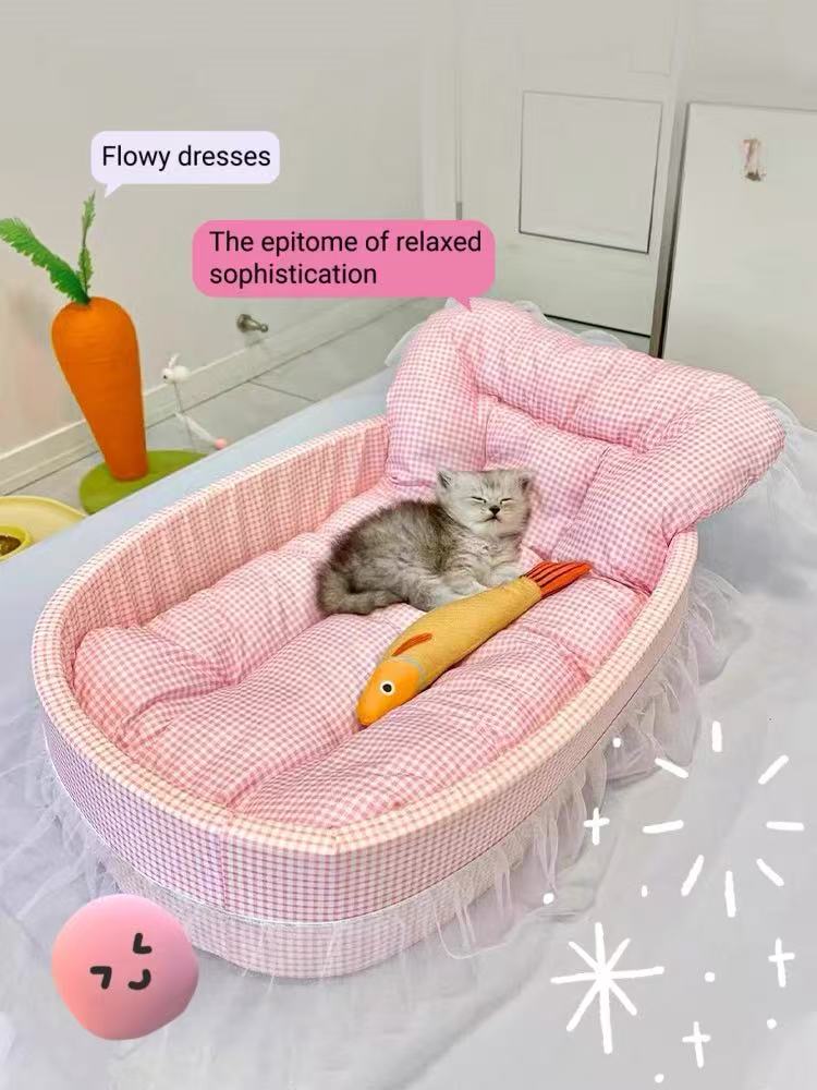 Four season double-sided soft pet bed: comfortable in winter and summer, with charming ruffle design