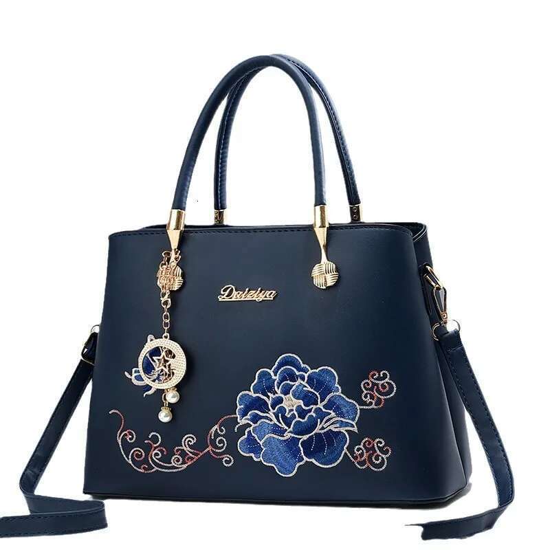 Women's Bags New Trend Niche Embroidered Shoulder Handbag Tote High Quality Light Messenger Bag