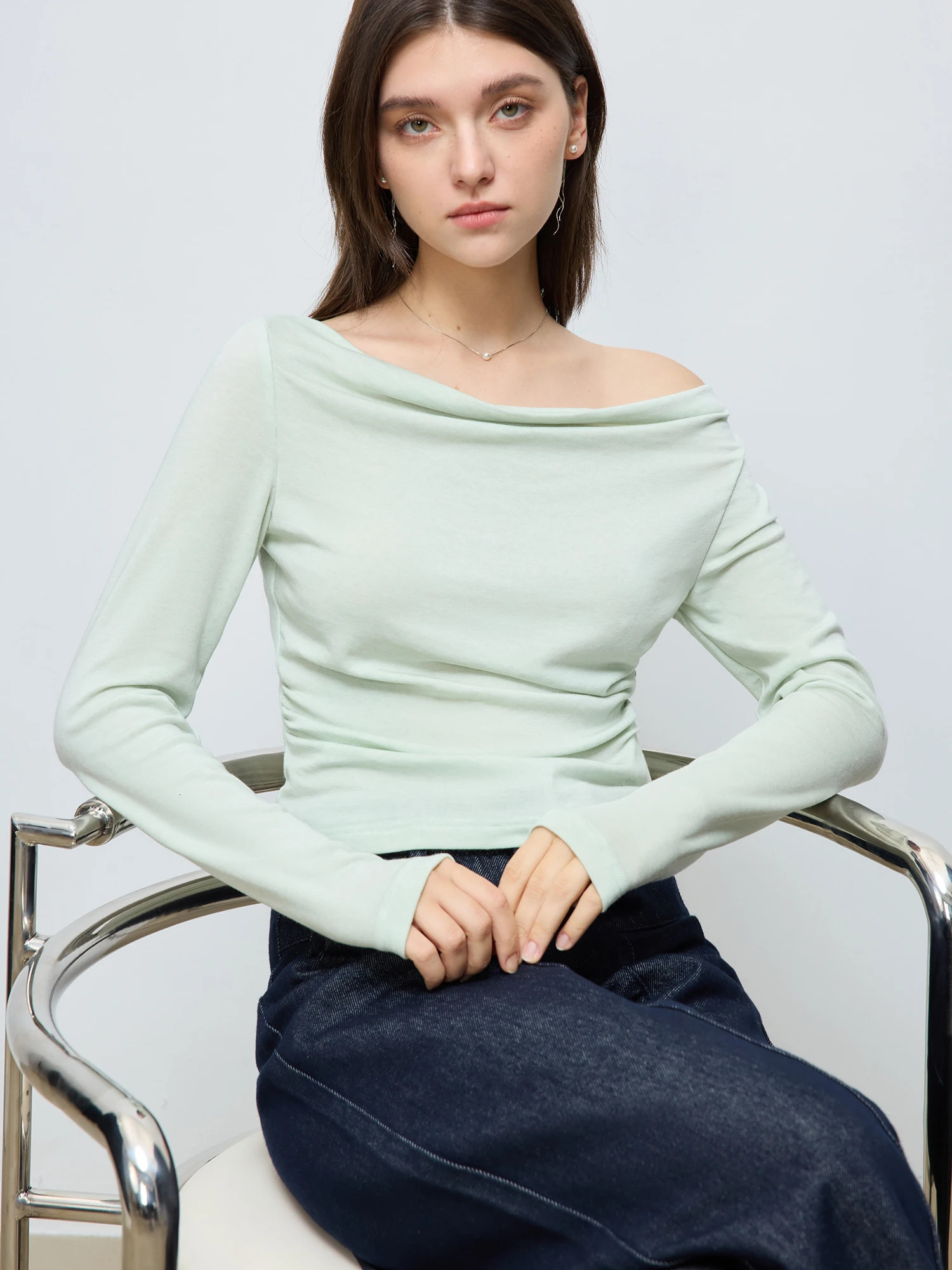 ZIQIAO Women Spring Long Sleeve T-Shirt Tops 19.4% Wool Swing Neck Slim Fit Top Spring Female Black Top 25ZQ91081 250703