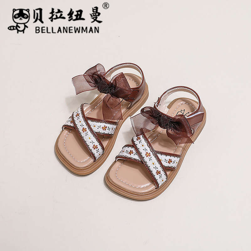 Girls Sandals 2024 Summer Fashion Princess New Children's Embroidered Small Flower Soft Sole Roman Shoes for Young and Middle-aged Children