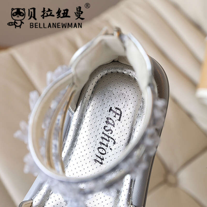 Girls' Fashion Roman 2025 Summer New Korean Style Children's Butterfly Rhinestone Princess Shoes Soft Sole Beach Sandals