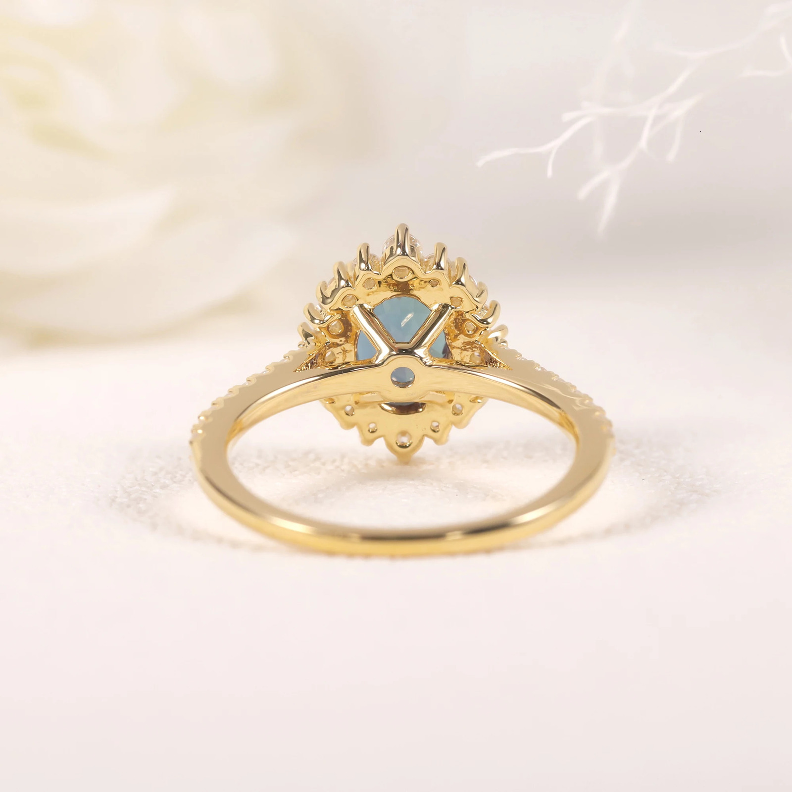 925 Sterling Silver Cluster Halo Bridal Ring for Women with Unique Oval Cut Alexandrite Birthstone Engagement Ring 250712
