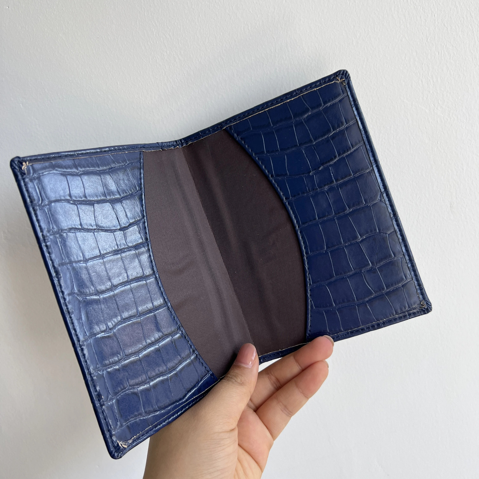 Custom Letters Embossed Leather Passport Holder Cover Men Business Travel Passport Wallet 250704