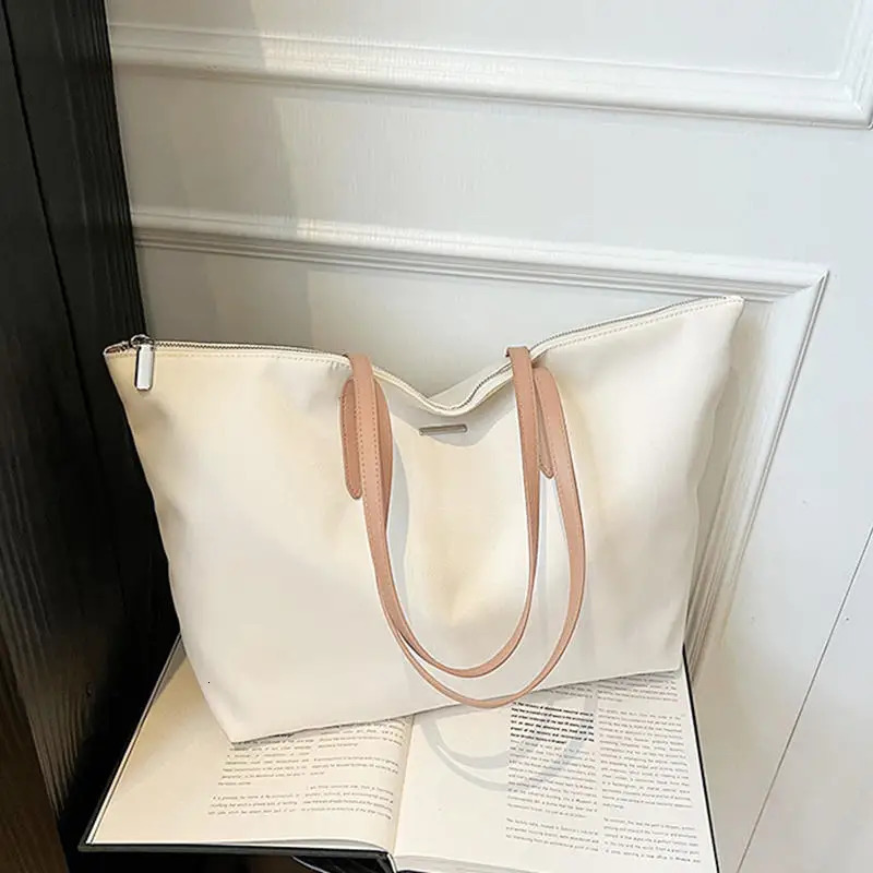 Nylon Tote Bag Large Capacity Bags Female Fashion Tote Shoulder Bag Class Work Bags 250704