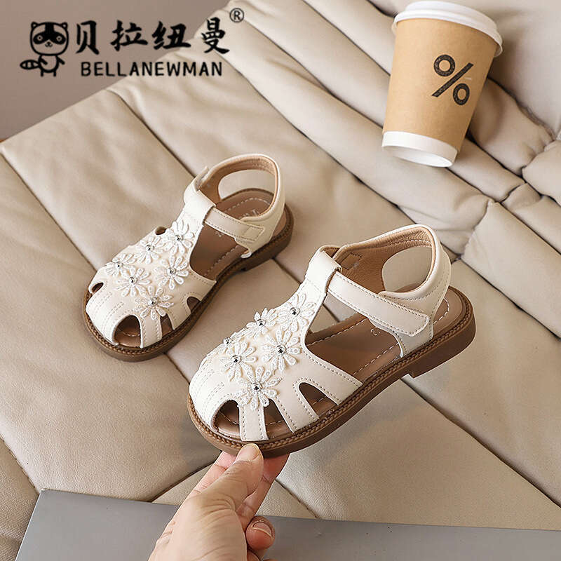 SHEIN Niche Design Girls' Small Flower Peep-Toe Sandals 2025 Summer New Children's Soft Sole Beach Shoes