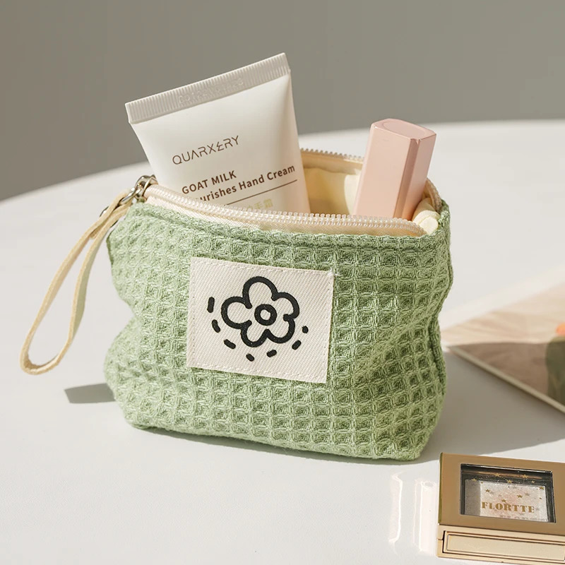 Womens Small Matcha Green Makeup Bag Portable Coin Purse Lipstick Headphones Storage Bag Double Canvas Chain Key Case 250704
